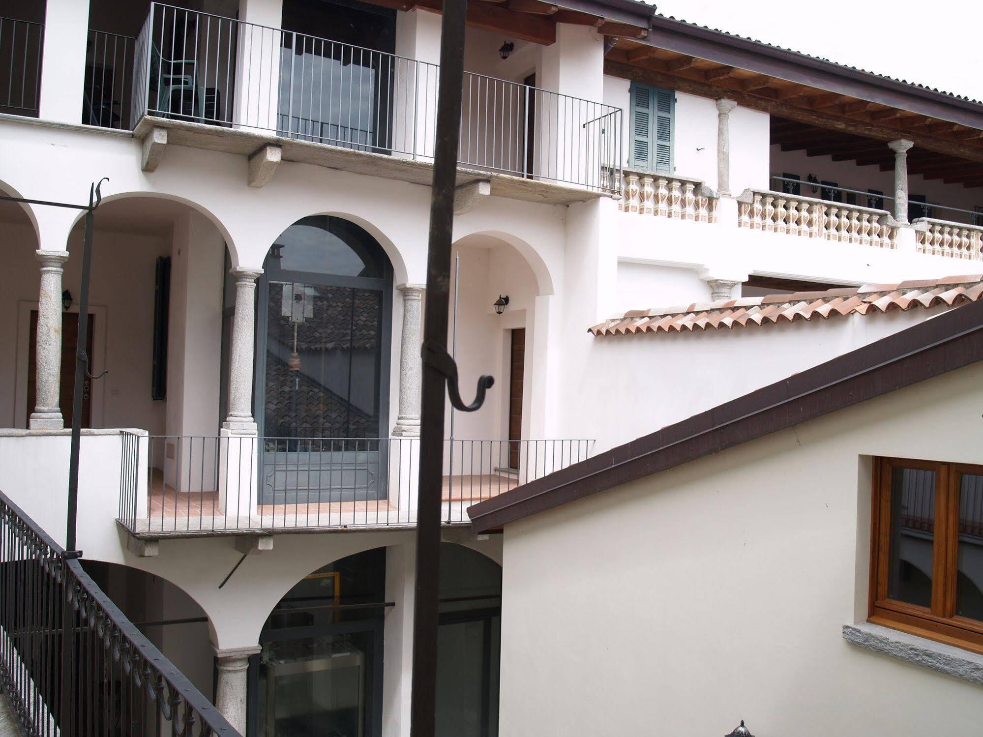Casa Botta - Luino Lago Maggiore Extérieur photo